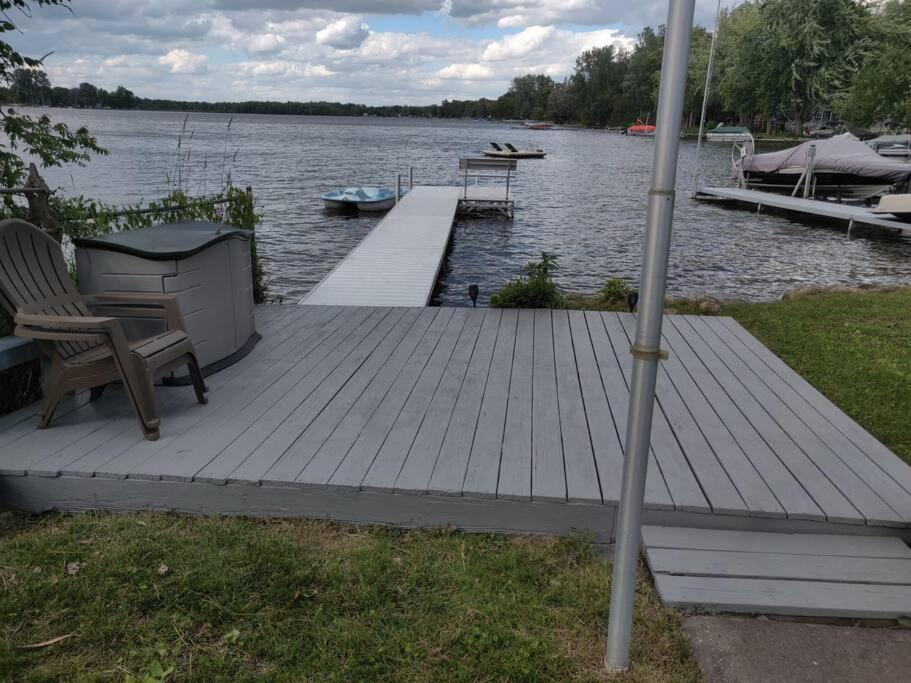 Вилла Lakeside Matteson Lakeside Stargazer With A Dock And Swim Area Colon Экстерьер фото