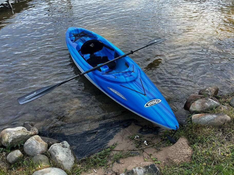 Вилла Lakeside Matteson Lakeside Stargazer With A Dock And Swim Area Colon Экстерьер фото